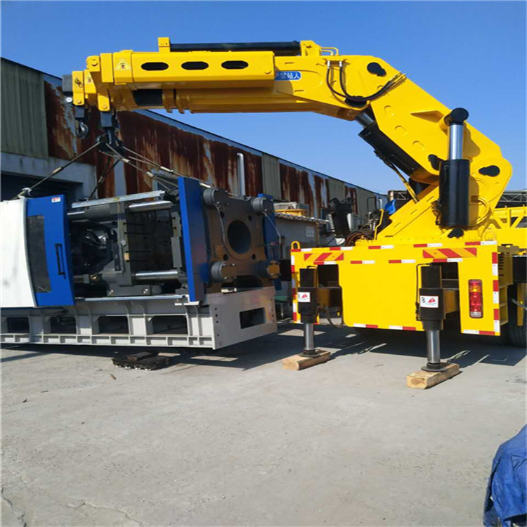 新干县 大吨位折臂吊出租费用解析：一小时租赁多少钱