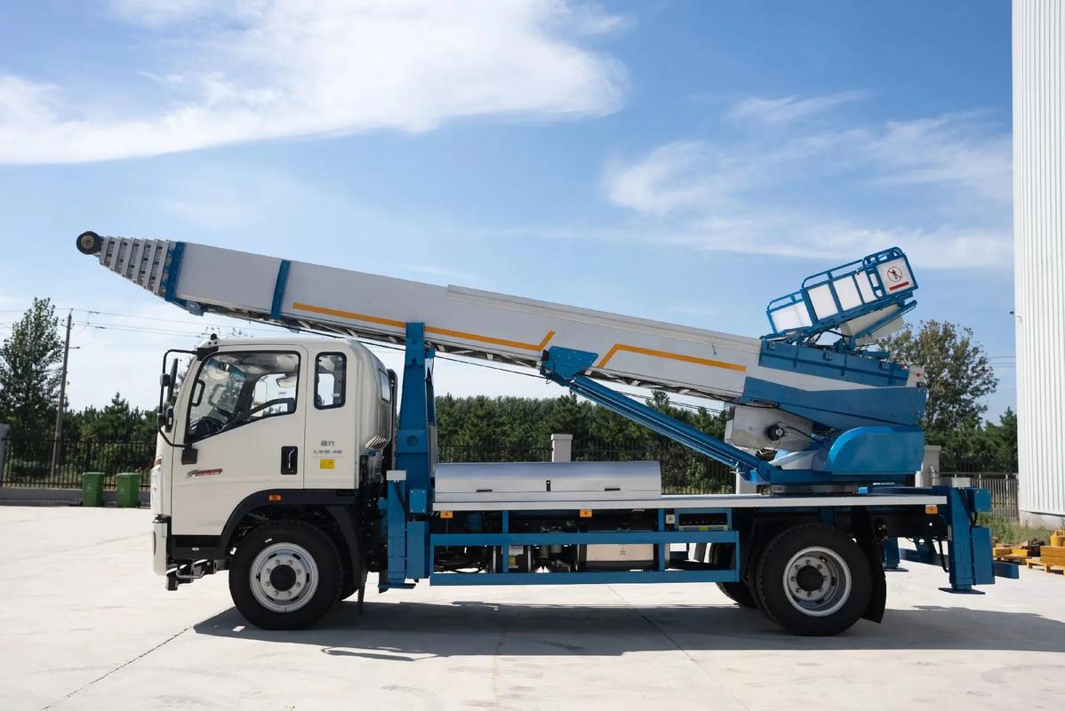 新干县云梯上料车租赁费用