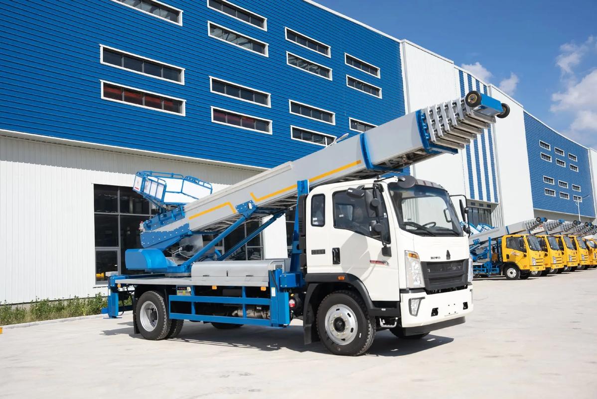 新干县出租云梯车高空作业车 建筑垃圾搬运