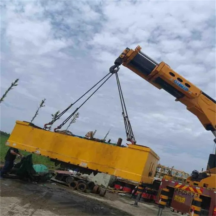 新干县随车吊吊集装箱怎么吊