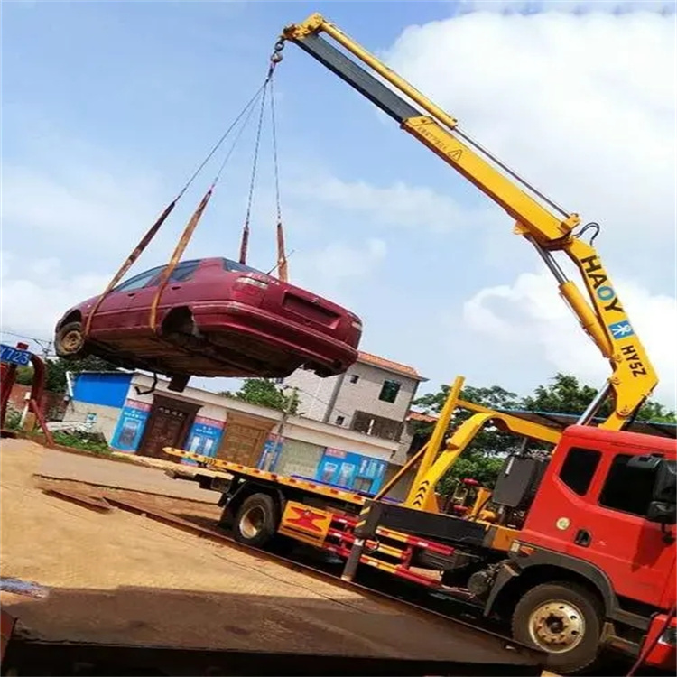 新干县吊车吊汽车的正确方法